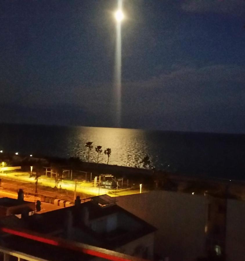 Appartamento terraza al mar Pineda de Mar Esterno foto